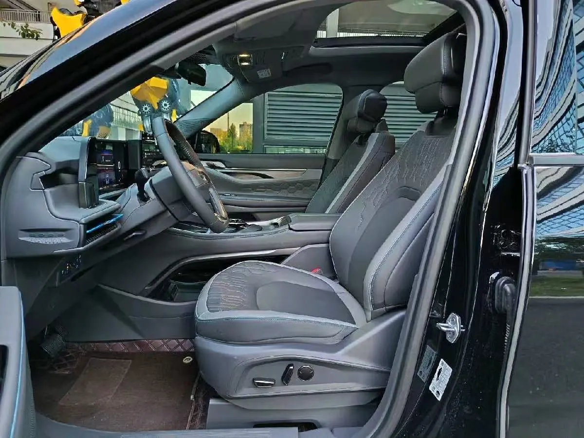 Ford 2023 Ruijie L 2.0T EcoBoost Two-wheel Drive 7-seat Luxury Automatic Gear 5