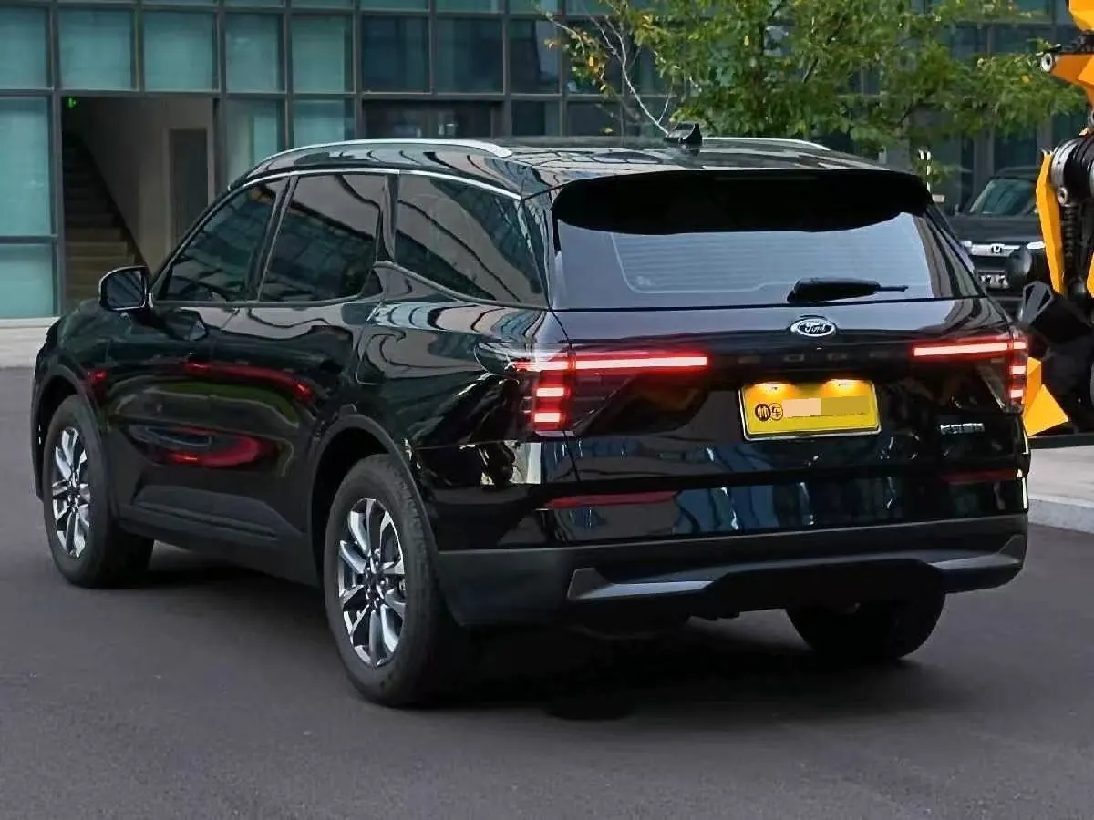 Ford 2023 Ruijie L 2.0T EcoBoost Two-wheel Drive 7-seat Luxury Automatic Gear 7