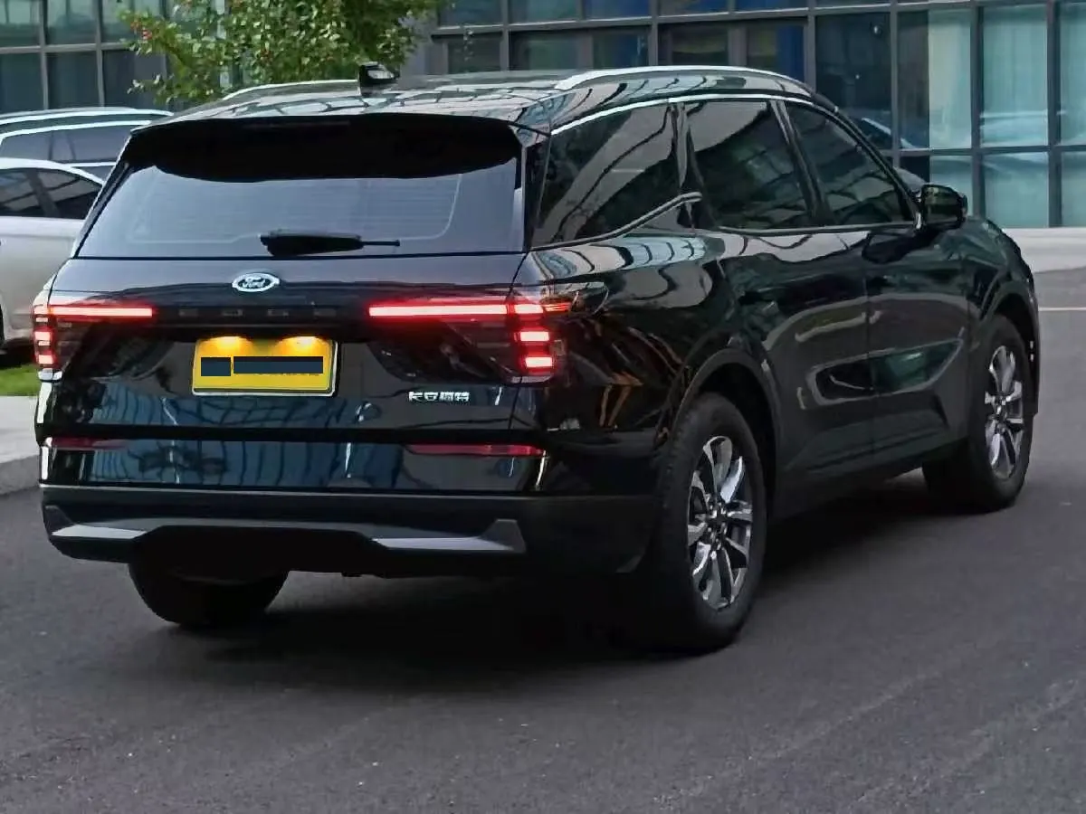 Ford 2023 Ruijie L 2.0T EcoBoost Two-wheel Drive 7-seat Luxury Automatic Gear 9