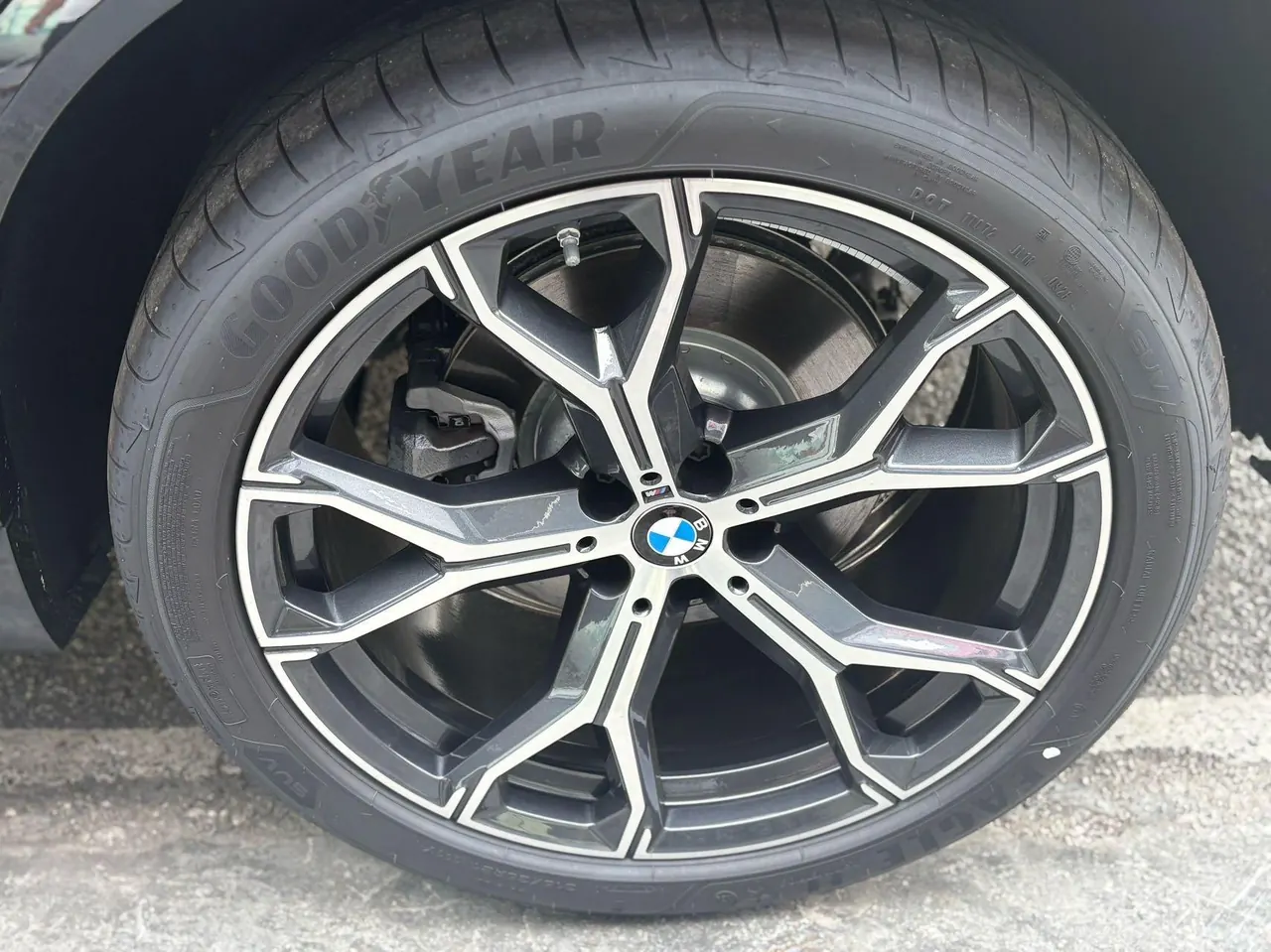BMW 2026 X5 xDrive30Li 48V 2.0T exclusive m sports obsidian night suit automatic gear 13