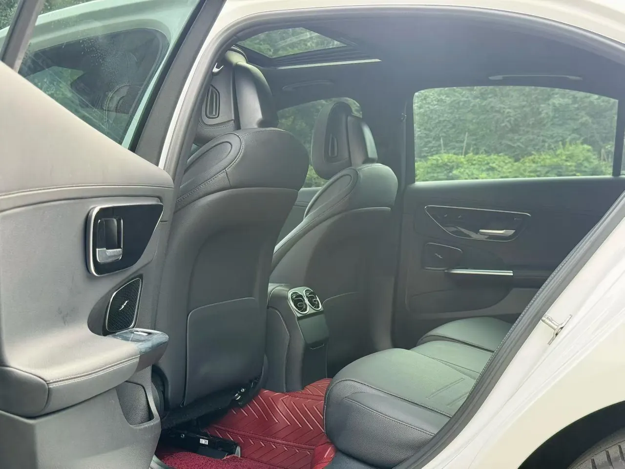 Mercedes Benz Class C 2023 C 200 L 48V 1.5T Sports Edition Automatic Gear 5