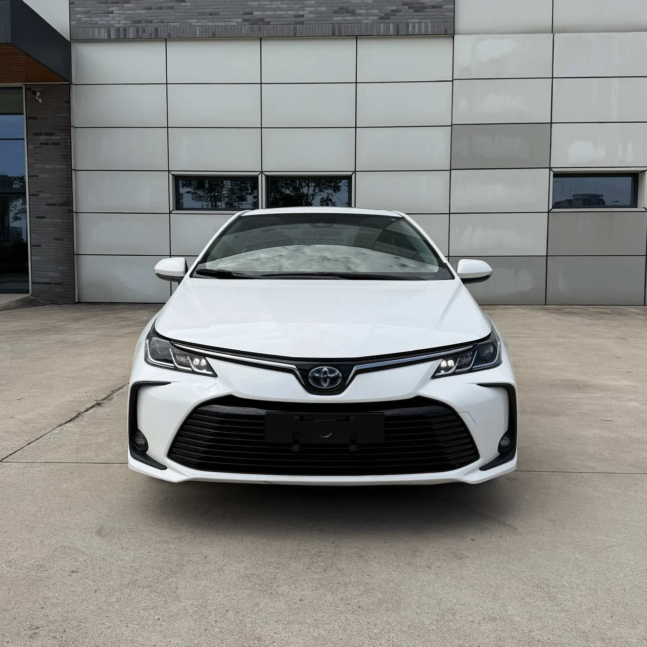 Toyota 2021 Corolla Double Engine 1.8 Stepless Elite Automatic Gear 3