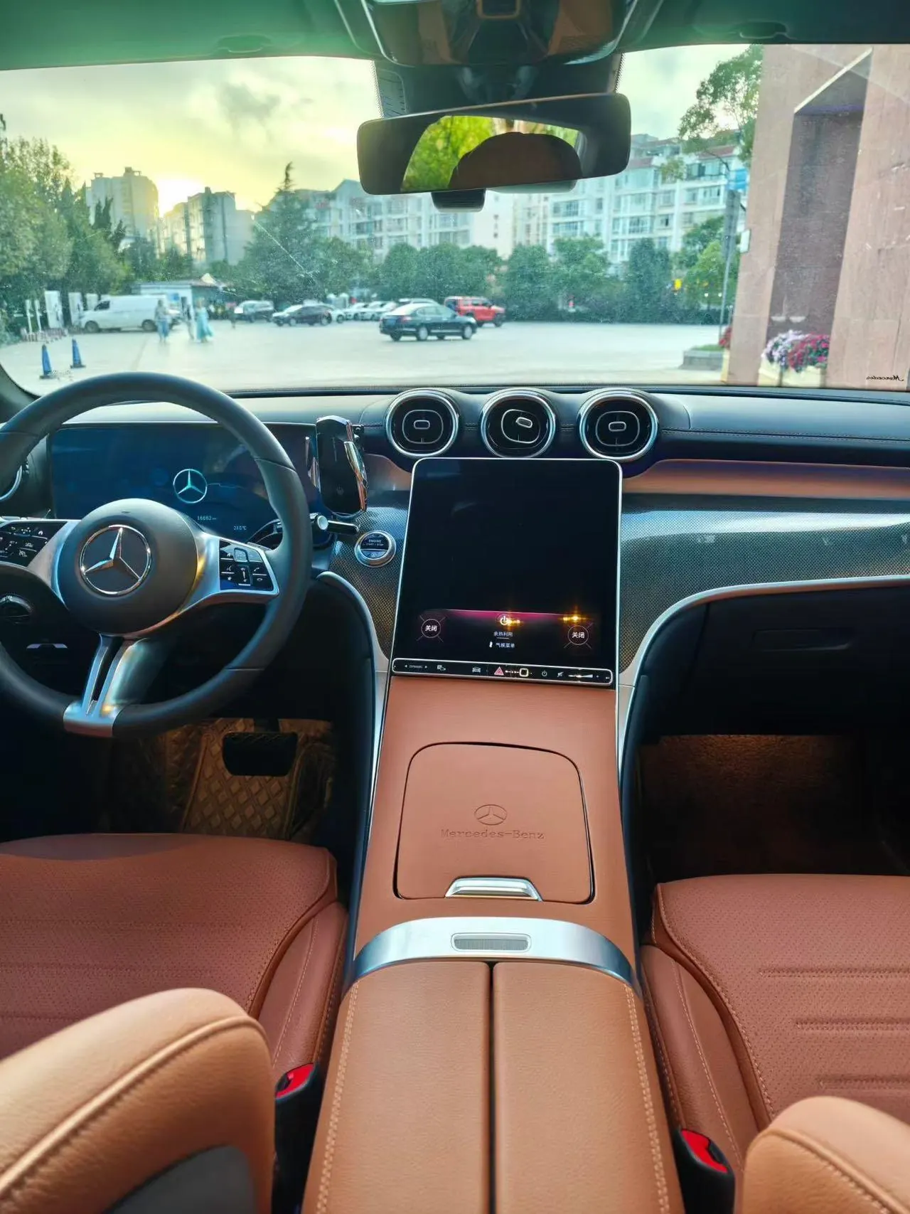 Mercedes Benz 2025 GLC 260 L 4MATIC 48V 2.0T Luxury (Modified) Automatic Gear 5