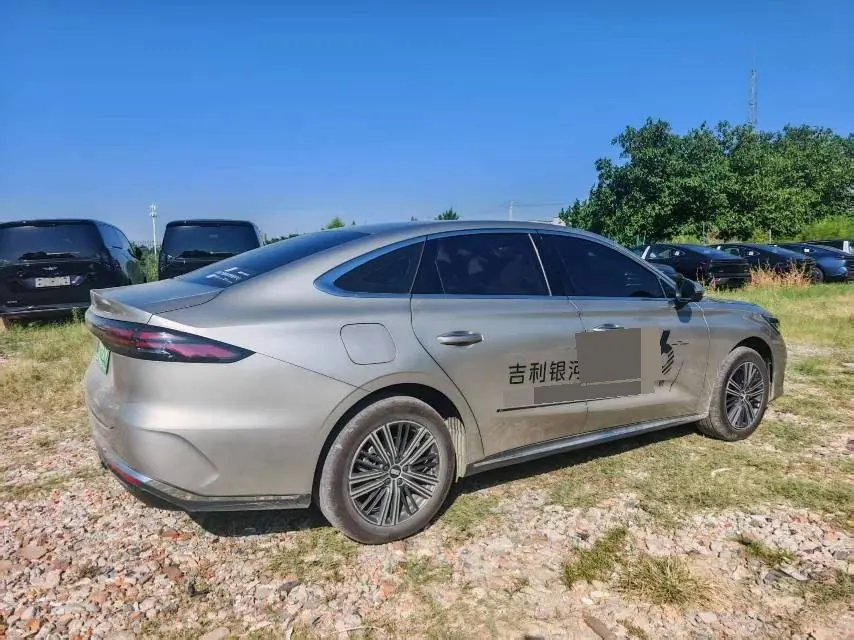 Geely Galaxy 2025 xingyao 6 EM-i 1.5 125km sailing version automatic gear 6