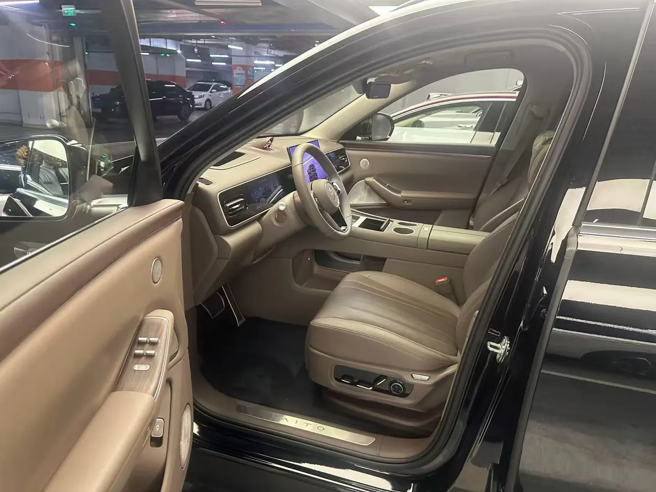 AITO 2026 AITO M7 extended range Ultra 4-wheel drive version 5 (192-line laser Radar) automatic gear 3