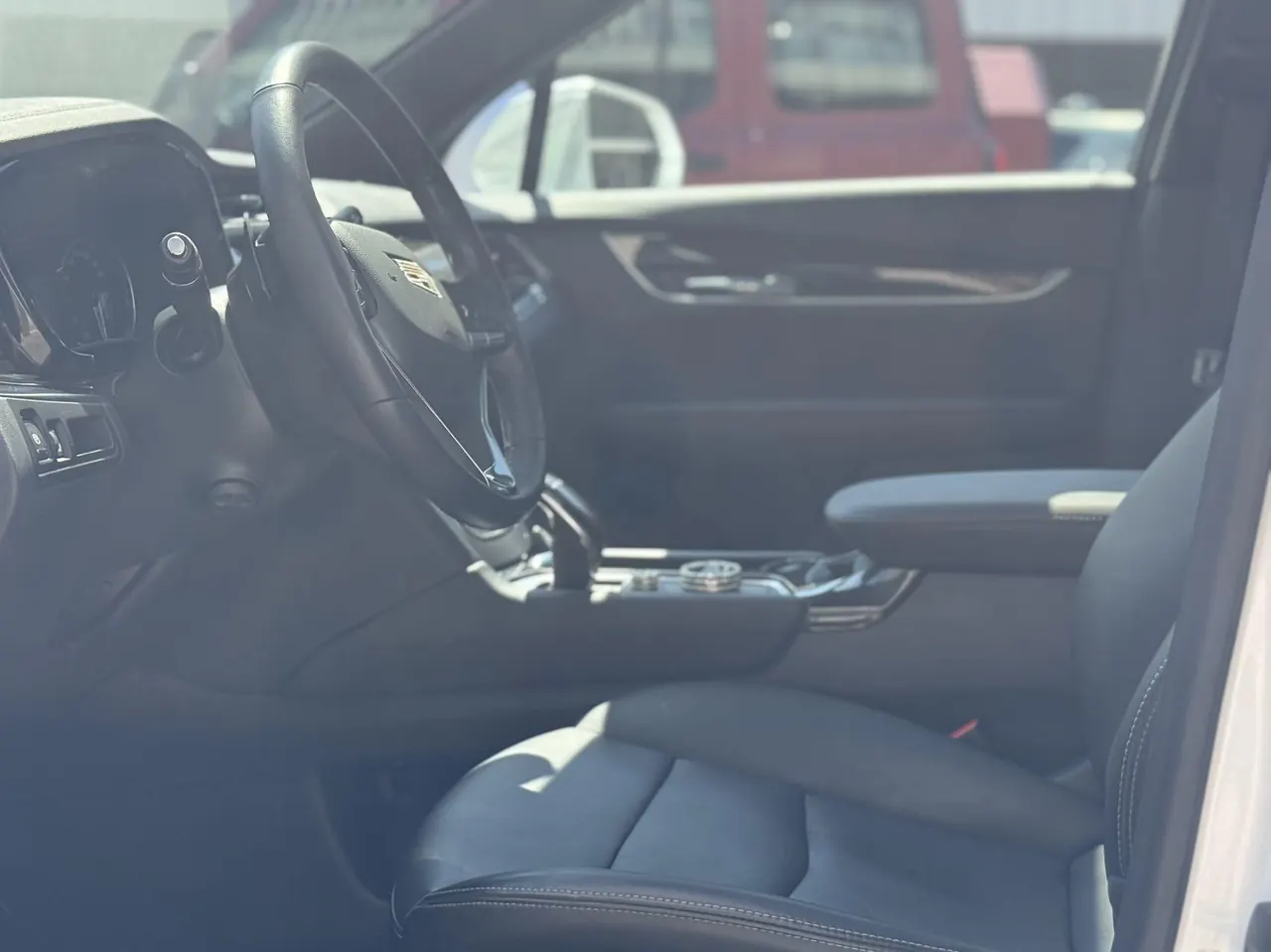 Cadillac 2021 XT6 2.0T 28T 6-seat four-wheel drive luxury automatic gear 4
