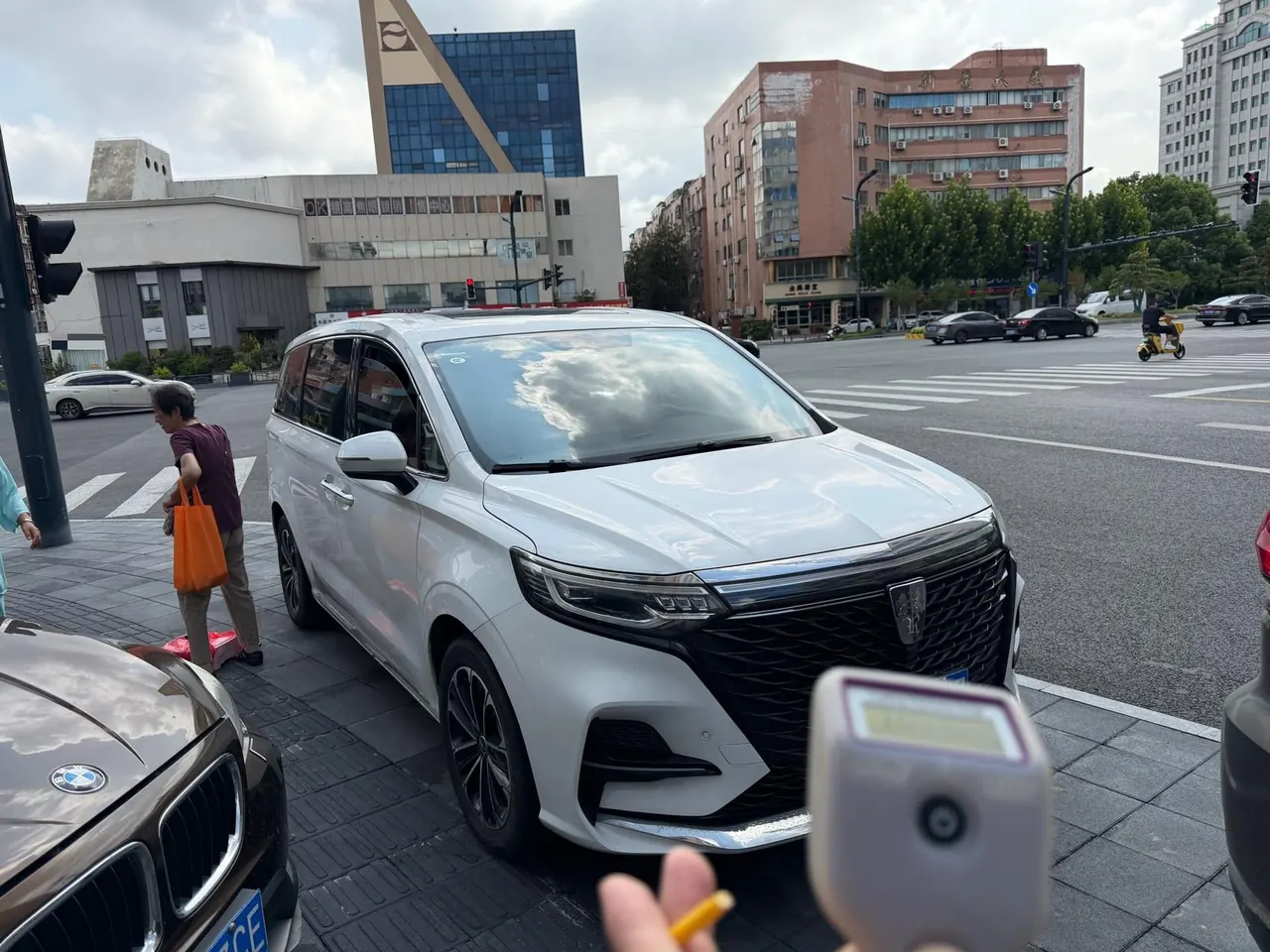 Roewe 2021 iMAX8 2.0TGI 400TGI Ultimate Automatic Gear 2