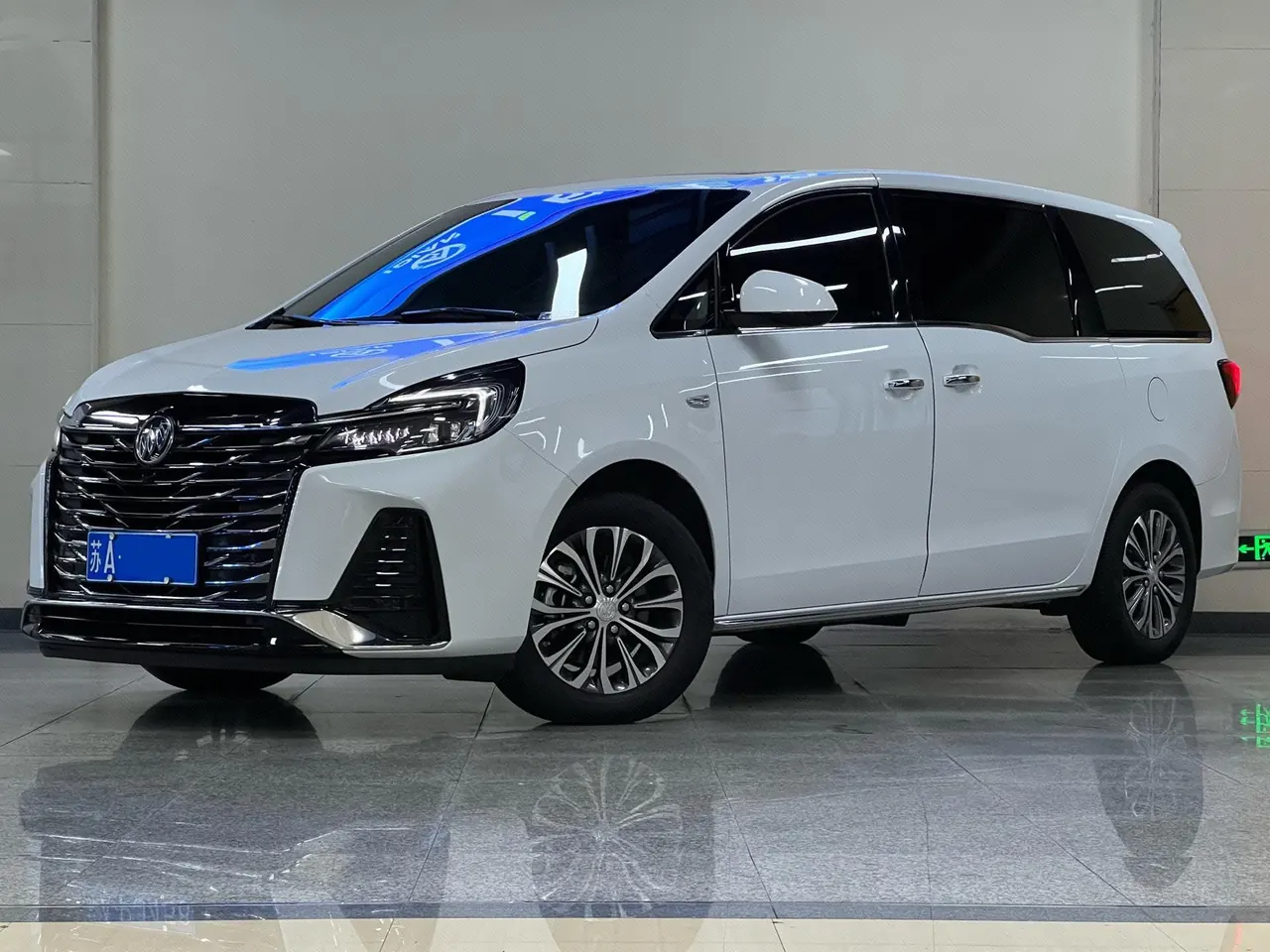 打开图片灯箱:Buick 2023 GL8 Land Business Class 48V 2.0T 652T Luxury Automatic Gear