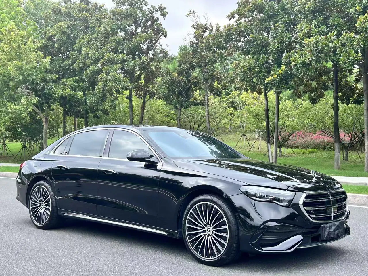 Mercedes Benz E Class 2025 E 300 L 48V 2.0T Distinguished Sports Automatic 3