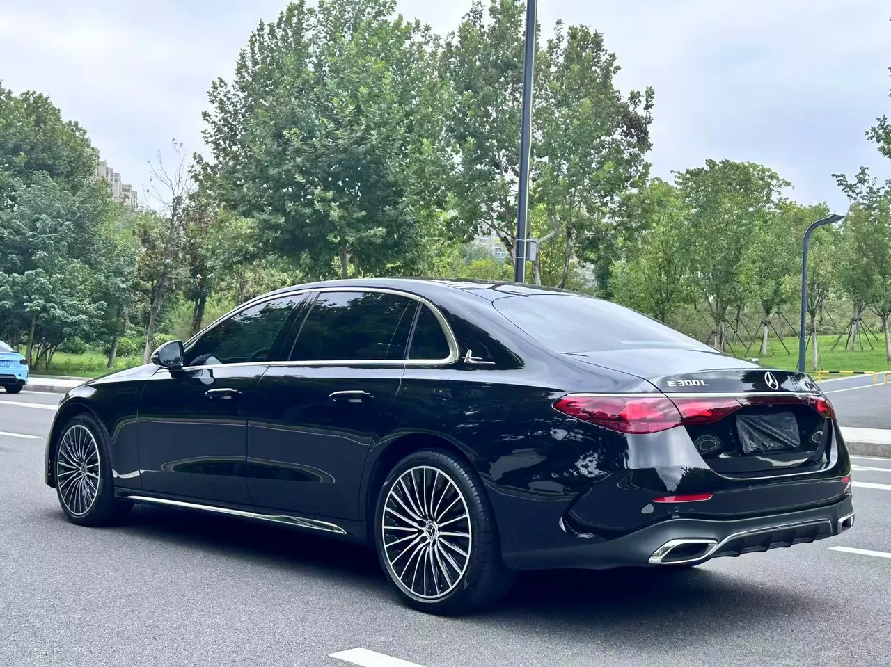 Mercedes Benz E Class 2025 E 300 L 48V 2.0T Distinguished Sports Automatic 7