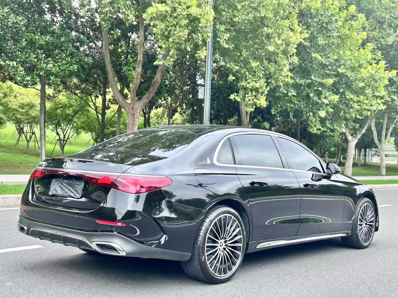 Mercedes Benz E Class 2025 E 300 L 48V 2.0T Distinguished Sports Automatic 9