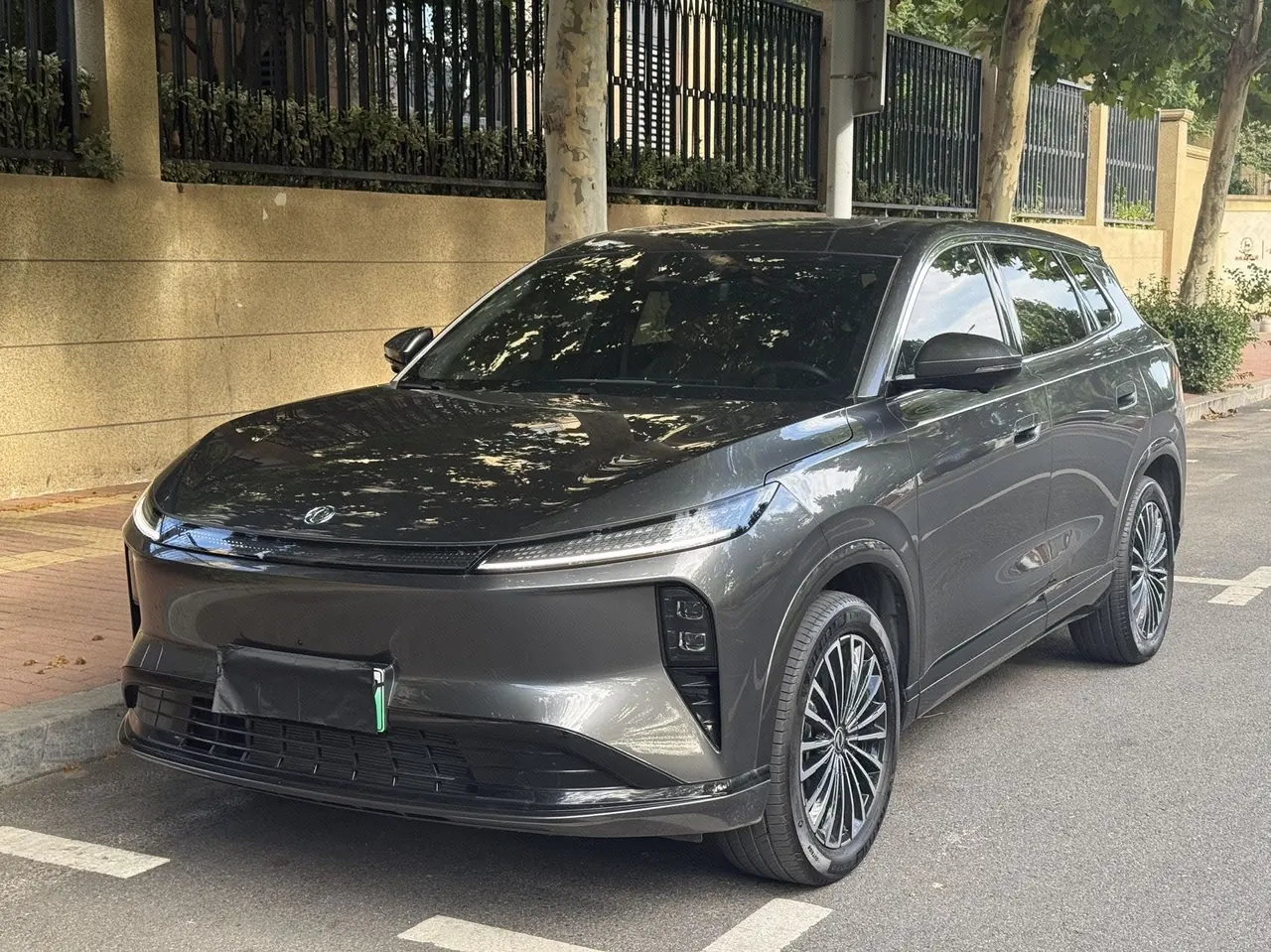 Aeolus 2025 L8 1.5T 185KM Dream Edition Automatic Gear - View 1