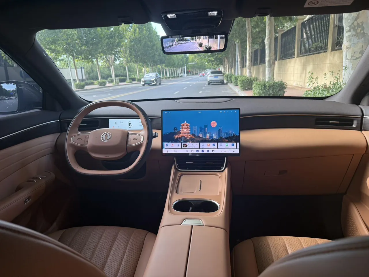 Aeolus 2025 L8 1.5T 185KM Dream Edition Automatic Gear 7