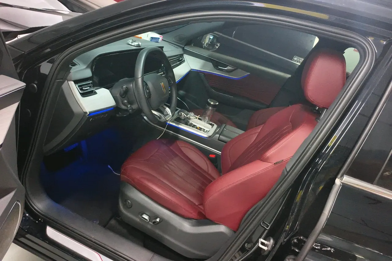 HongQi 2025 HS5 2.0T Two-Drive Xuan Ying Edition Automatic Gear 5