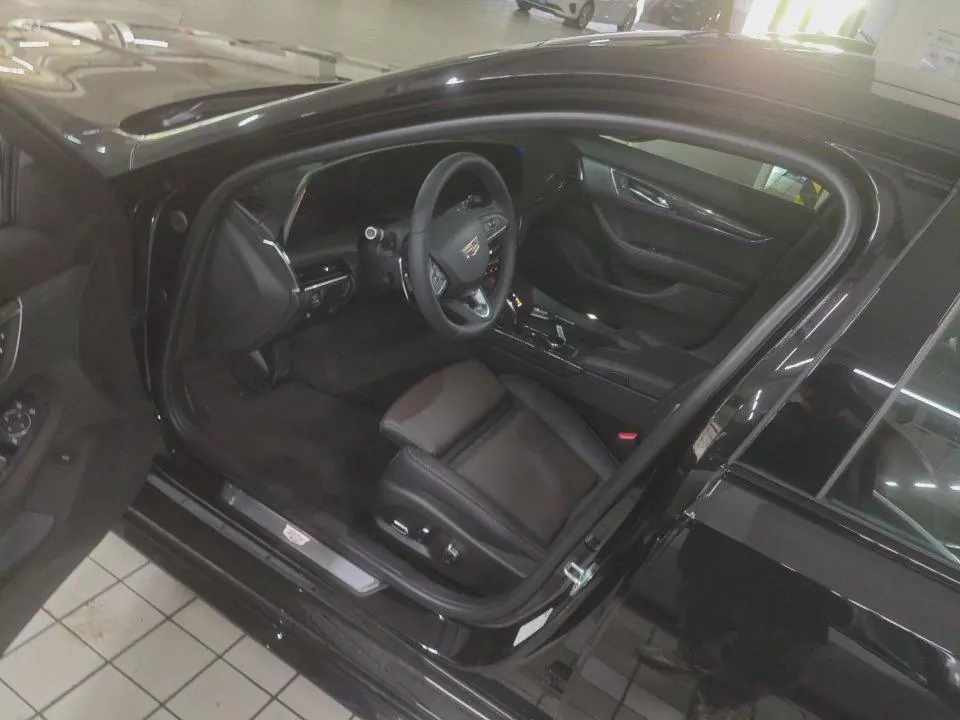 Cadillac 2025 CT5 2.0T 28T Track Performance Edition Peak Track Optional Package Automatic Gear 4