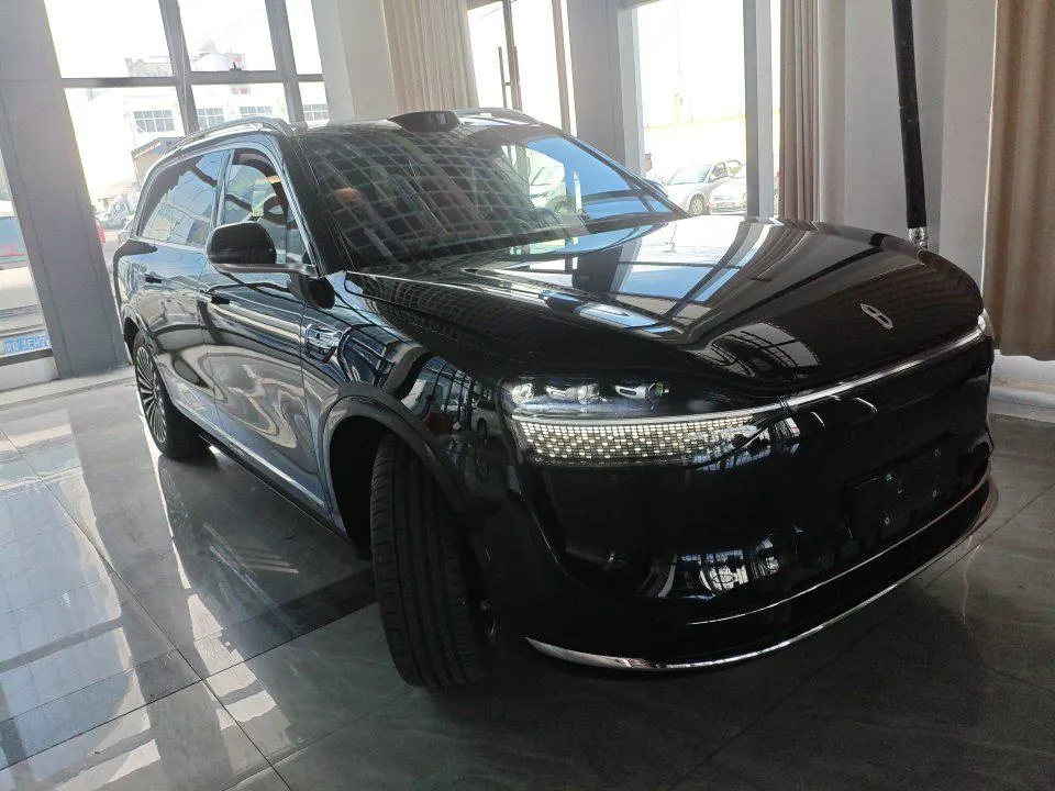 AITO 2025 AITO M9 extended range Ultra version 52kWh5 seat version automatic gear 2