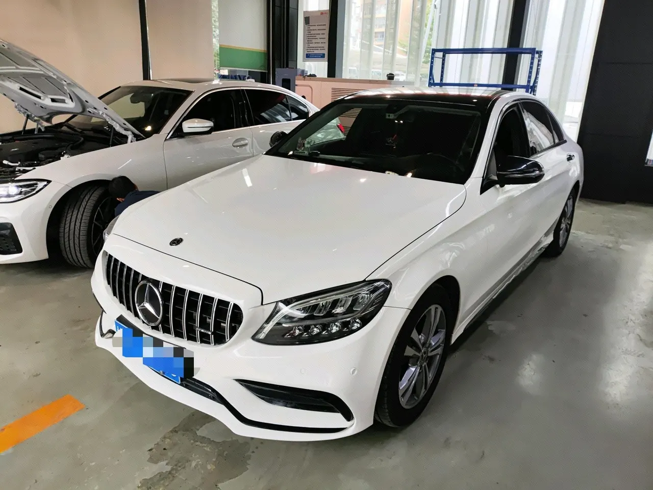 打开图片灯箱:Mercedes Benz Class C 2021 C 200 L 1.5T Fashion Sports Edition Automatic Gear