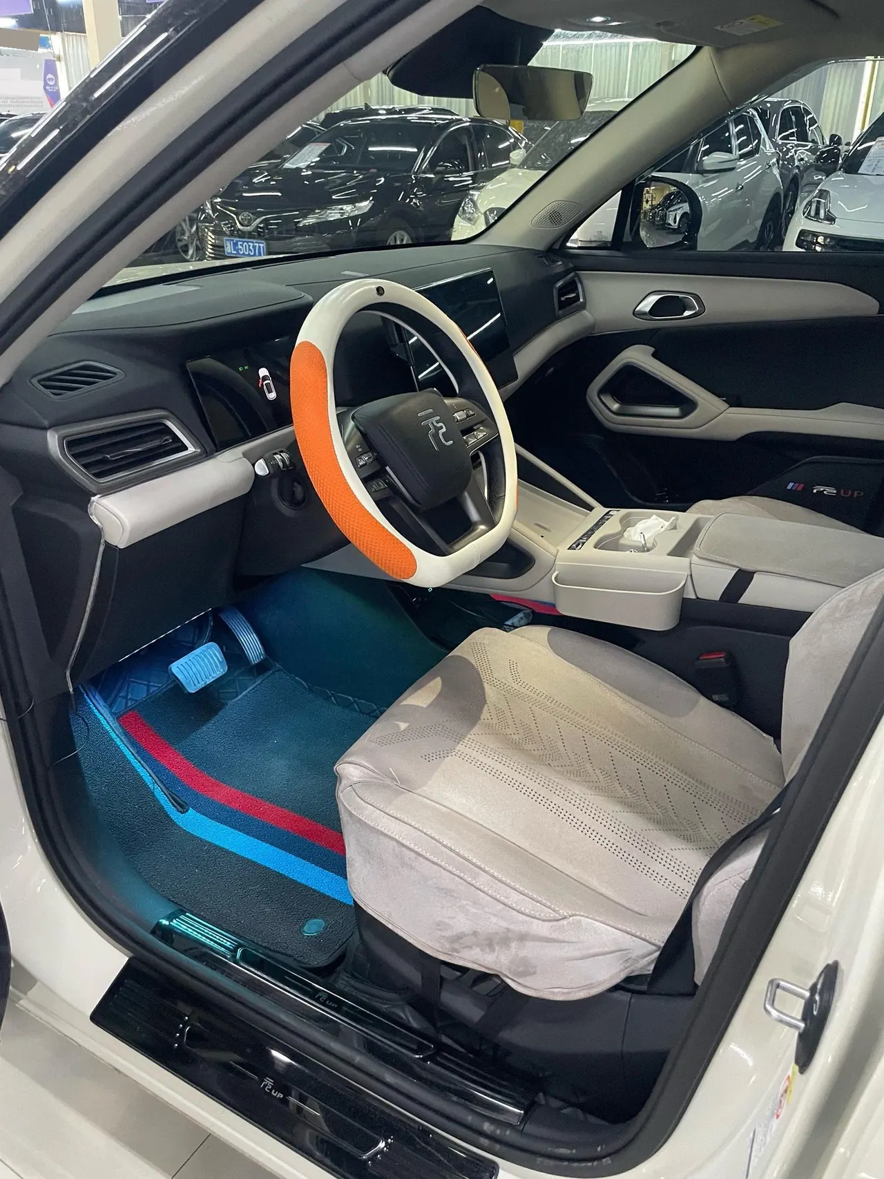 BYD 2025 Yuan UP Smart Driving 401KM Leading Automatic Gear 3