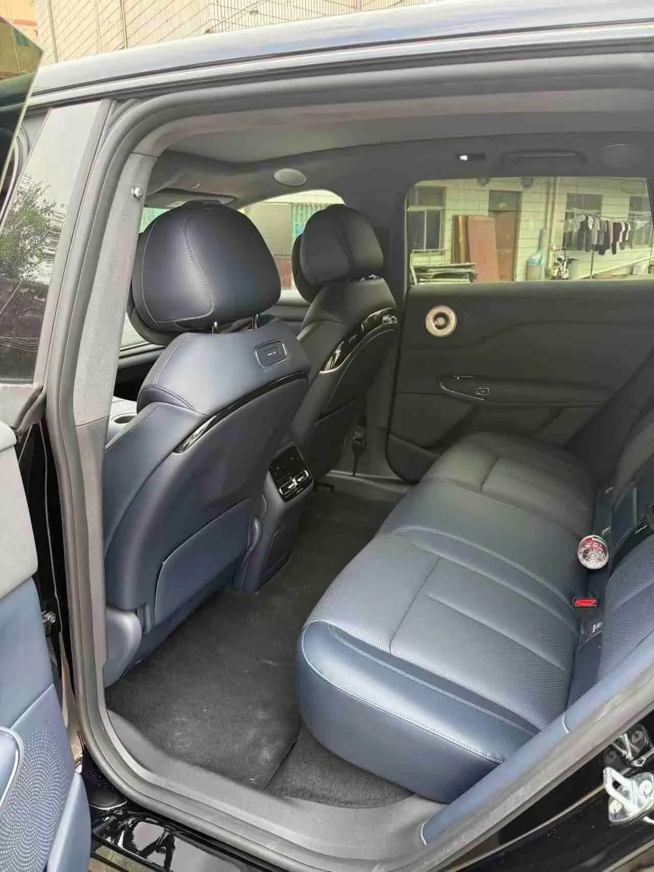 Voyah 2025 bosom friend four-wheel drive dry Kun version automatic gear 5
