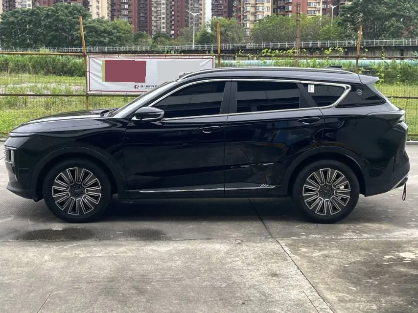 Jetour 2025 X70 PLUS 1.5T Deluxe Edition 5-seat Automatic Gear 3