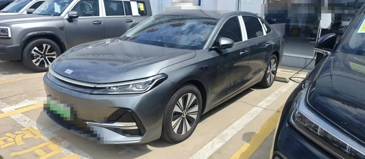 Geely Galaxy 2025 A7 EM-i 1.5 150km Discovery Edition Automatic Gear - View 1