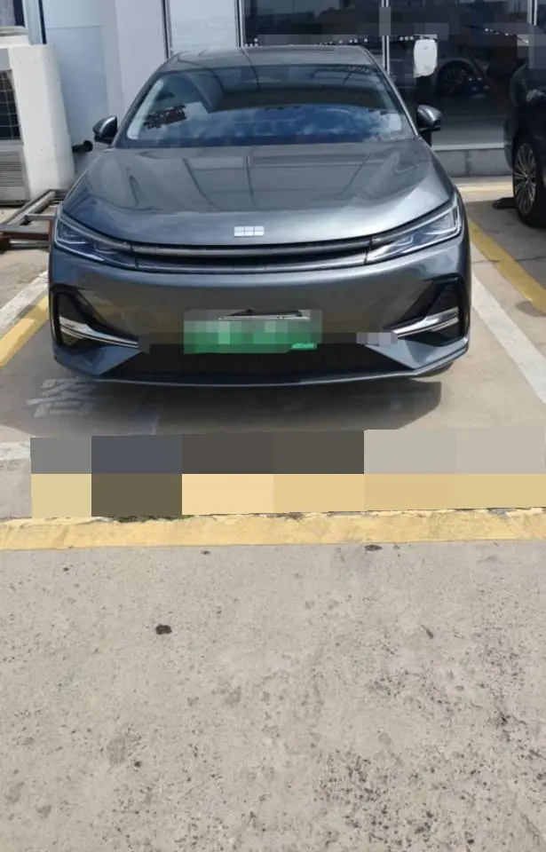 Geely Galaxy 2025 A7 EM-i 1.5 150km Discovery Edition Automatic Gear 3