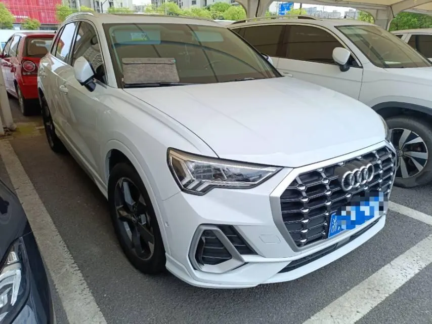 Audi 2021 Q3 1.4TFSI 35TFSI Fashion Dynamic Automatic 3