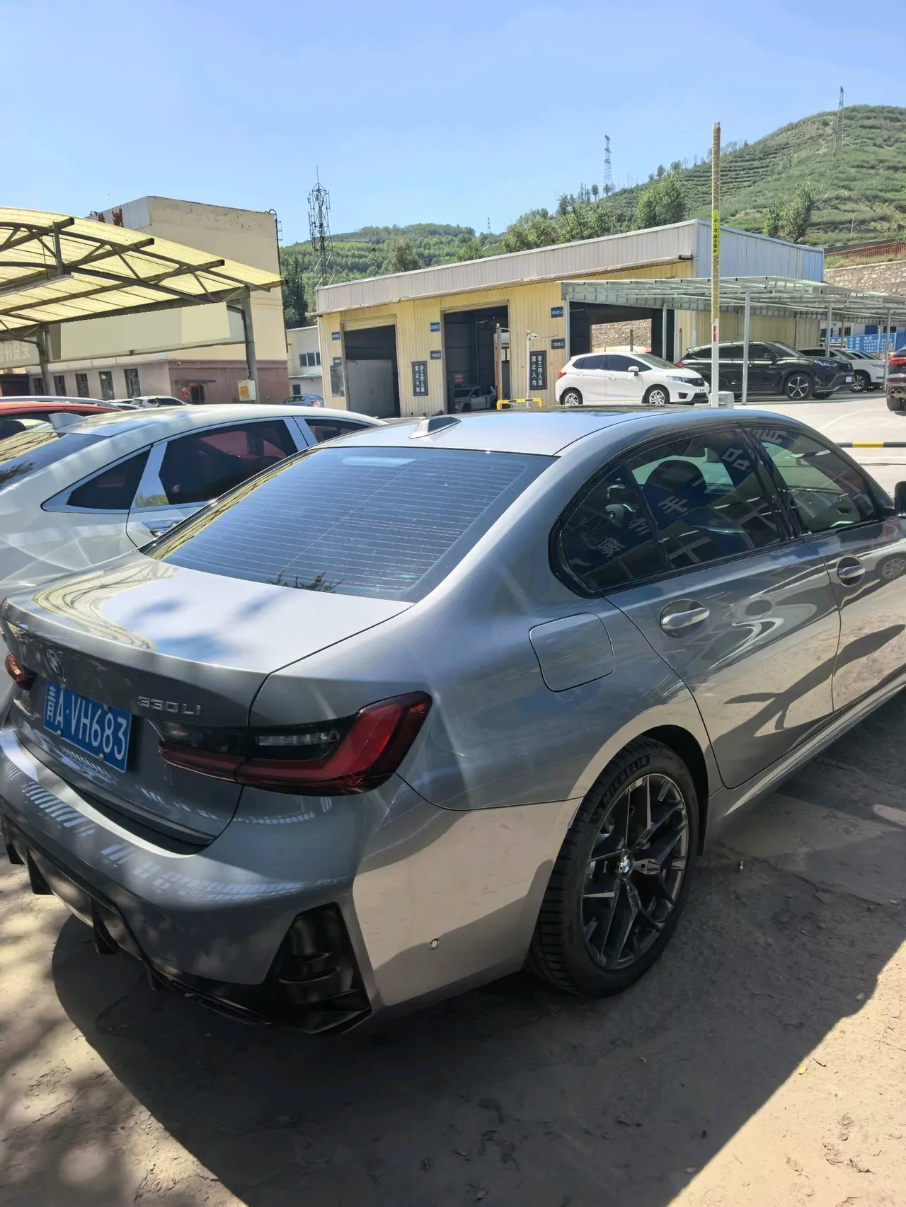 BMW 3 Series 2025 330Li 2.0T M Sports Obsidian Night Suit Automatic Gear 8