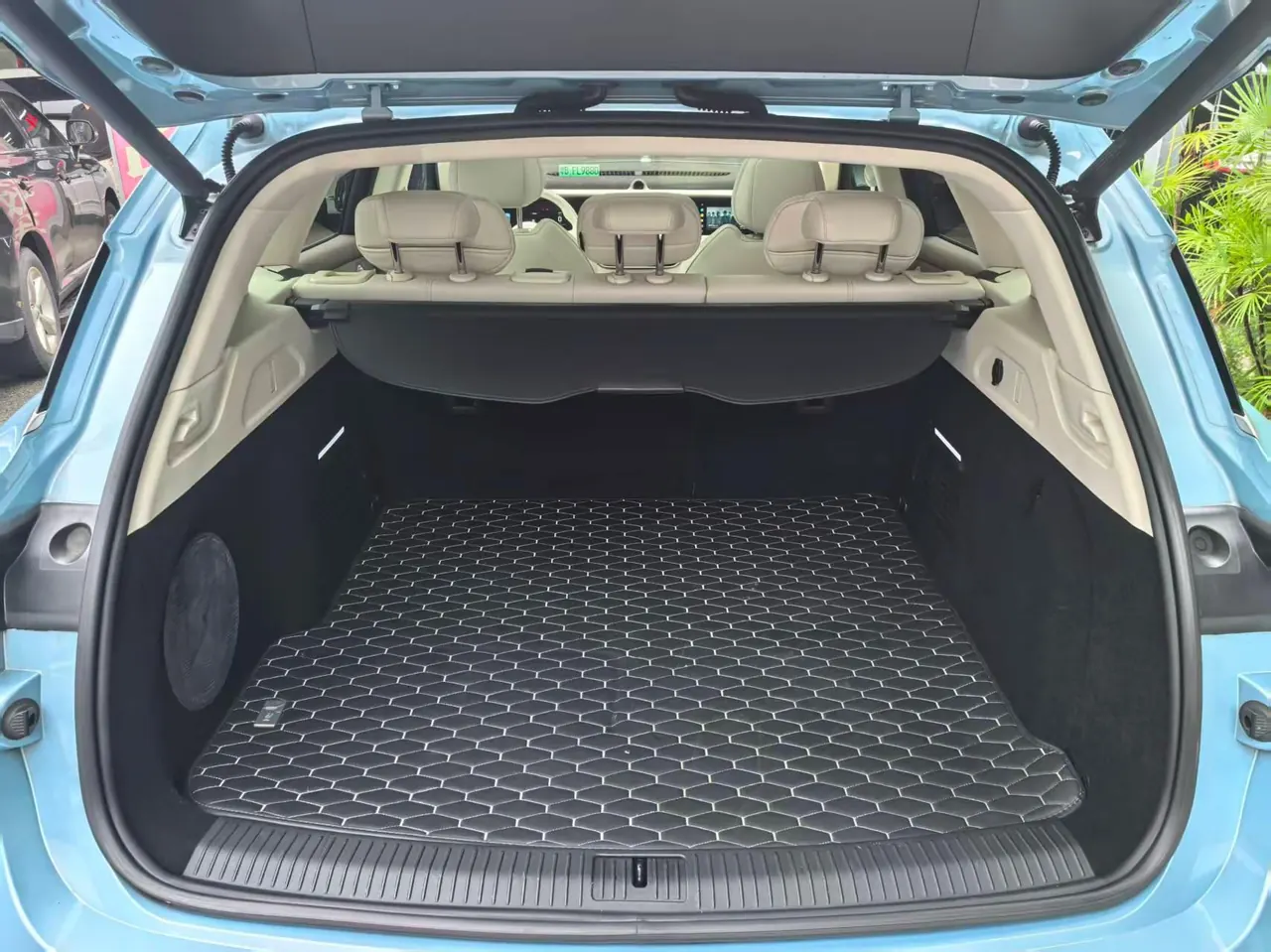 Voyah 2021 FREE four-wheel drive extended-range automatic gear 5