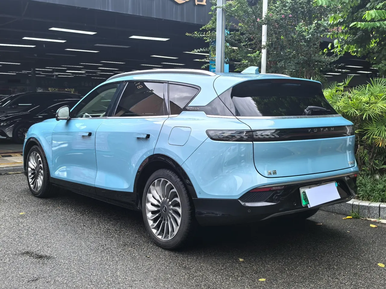 Voyah 2021 FREE four-wheel drive extended-range automatic gear 7