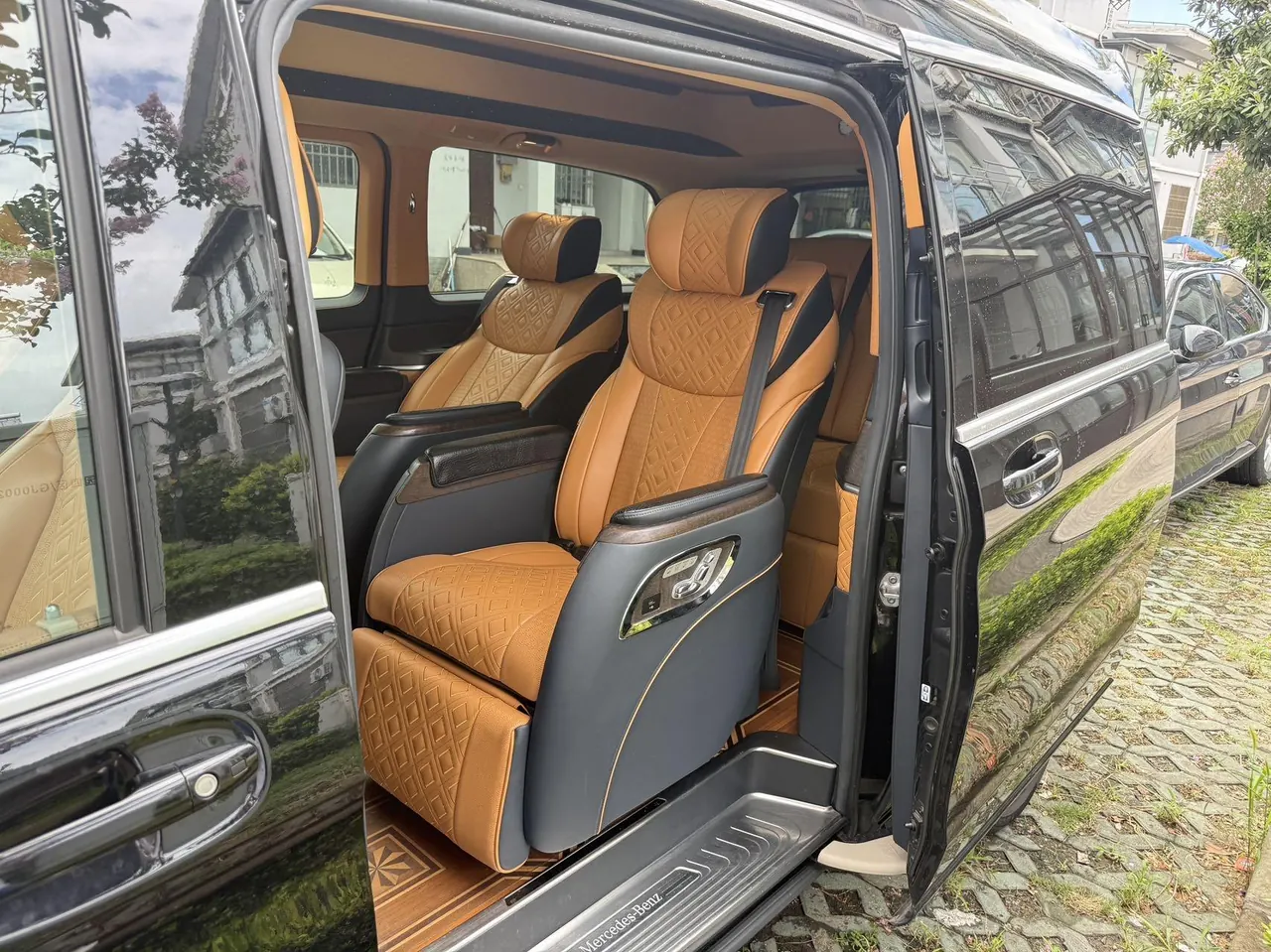 Mercedes Benz V 2020V 260 L 2.0T Deluxe Edition Automatic Gear 7