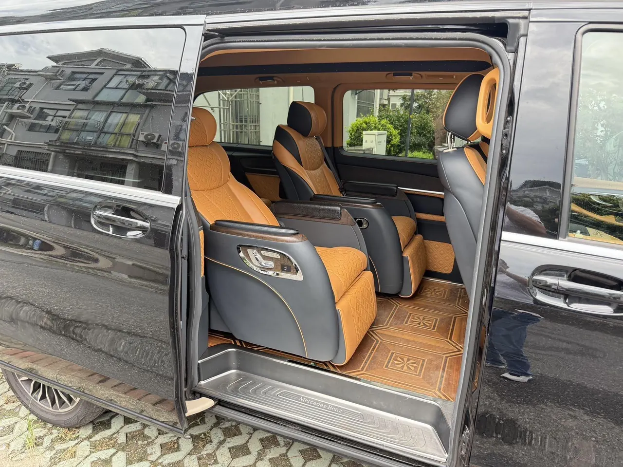 Mercedes Benz V 2020V 260 L 2.0T Deluxe Edition Automatic Gear 9