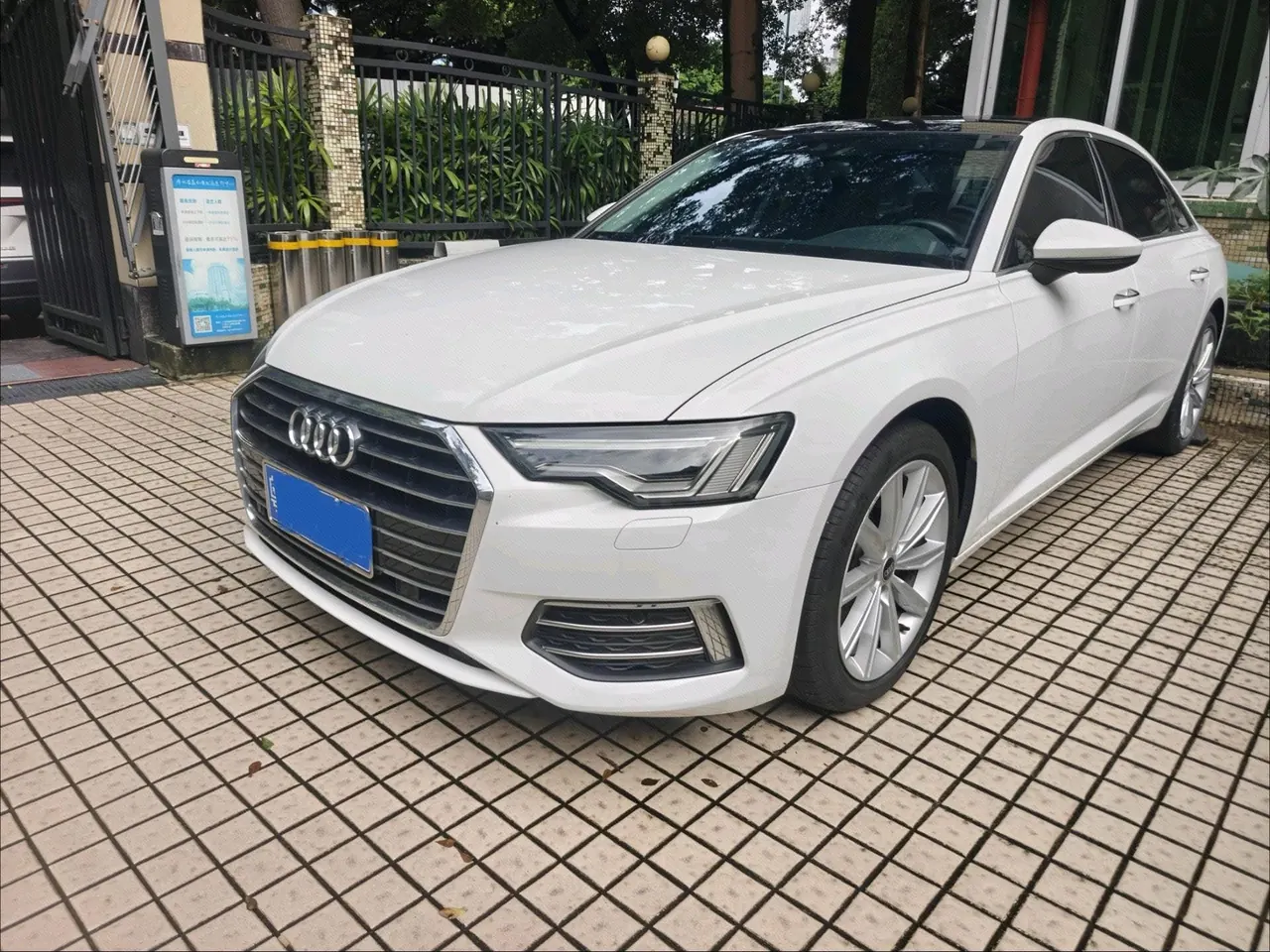 Open image lightbox: Audi 2020 A6L 2.0TFSI 40TFSI Deluxe Elegant Automatic