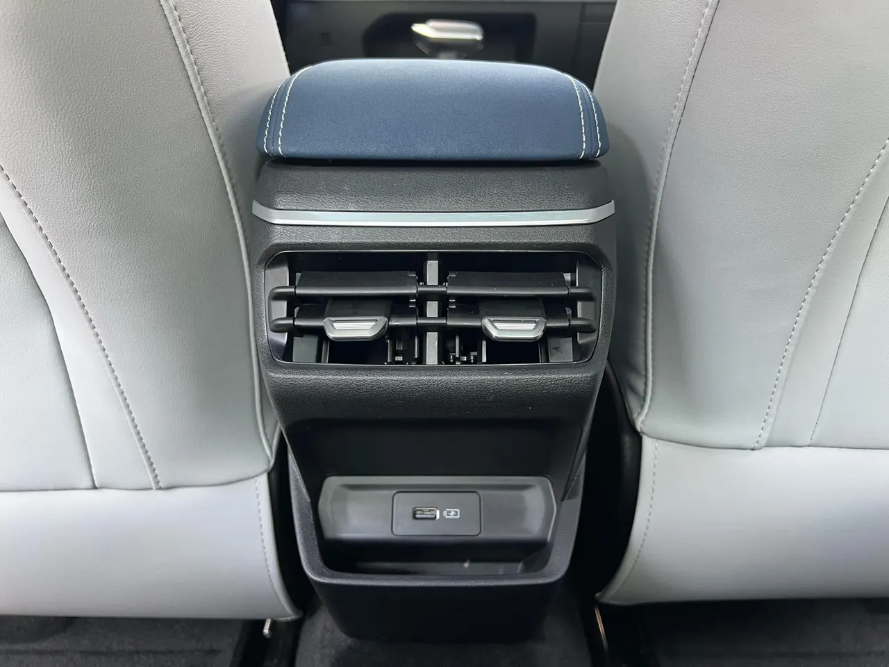 Geely 2022 Emgrand-Sanxiang 1.5 Stepless Noble Automatic Transmission 12