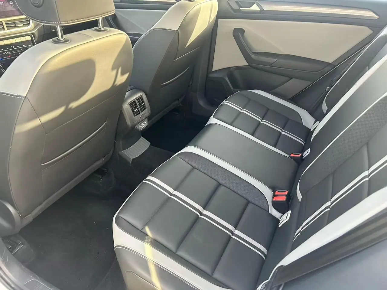 Volkswagen 2023 Tange 1.5TSI 300TSI Two-Drive Starlight Edition Automatic Gear 6