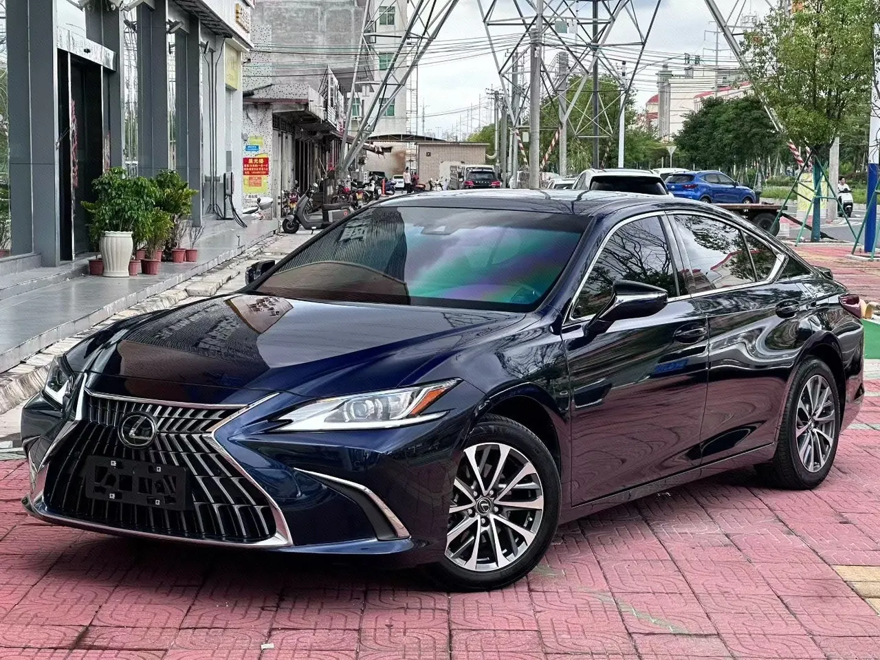 打开图片灯箱:Lexus ES (Imported) 2022 ES300h 2.5 Stepless Excellence Edition Automatic Gear