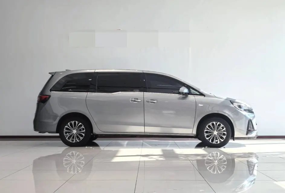 Buick 2023 GL8 Land Business Class 48V 2.0T 652T Luxury Automatic Gear 4