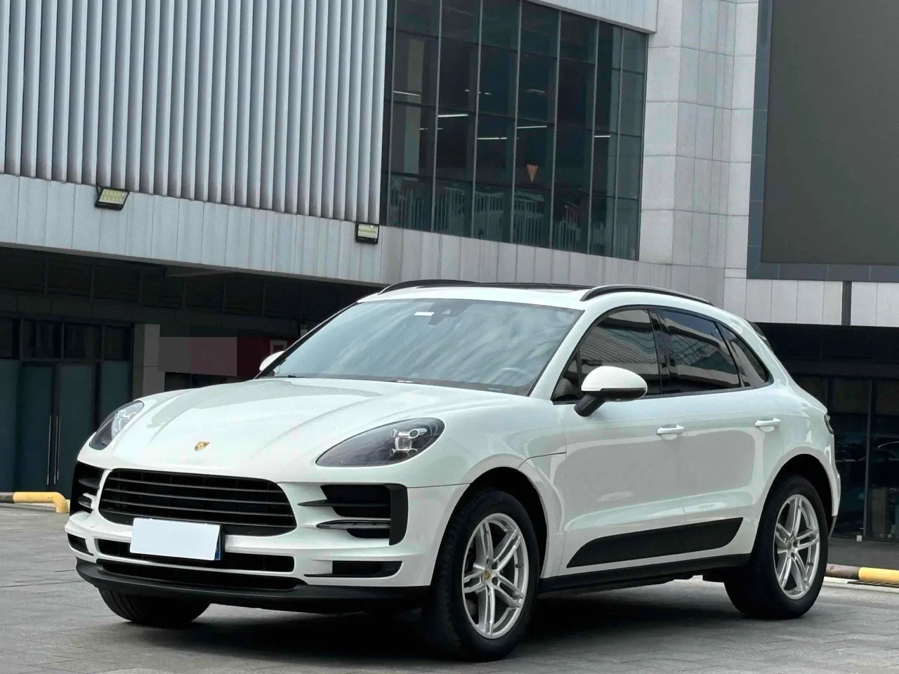 Porsche Macan (Imported) 2020 Macan 2.0T Automatic Gear - View 1