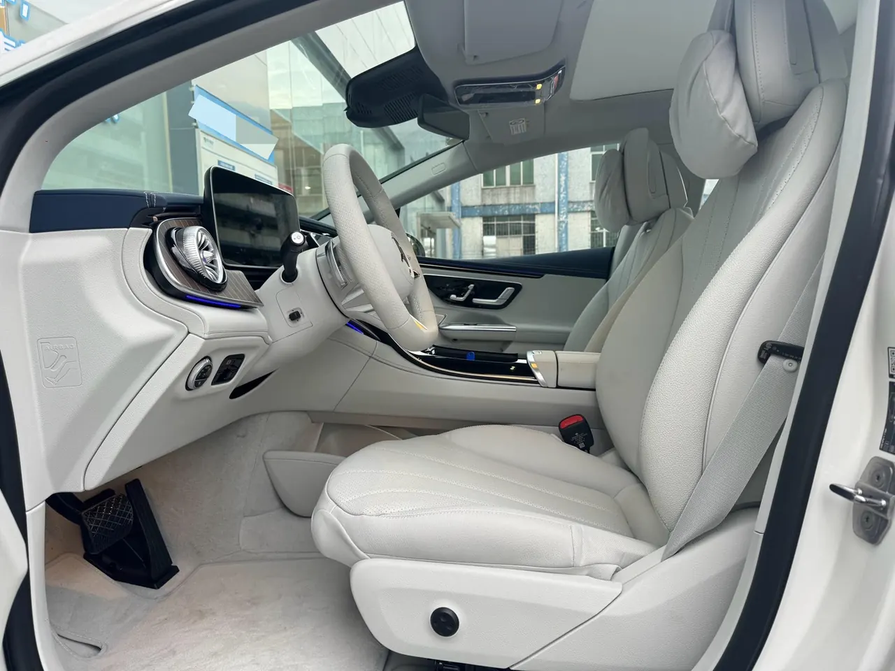 Mercedes Benz 2025 EQE 500 4MATIC EQE 500 4MATIC Deluxe Edition Automatic Gear 5