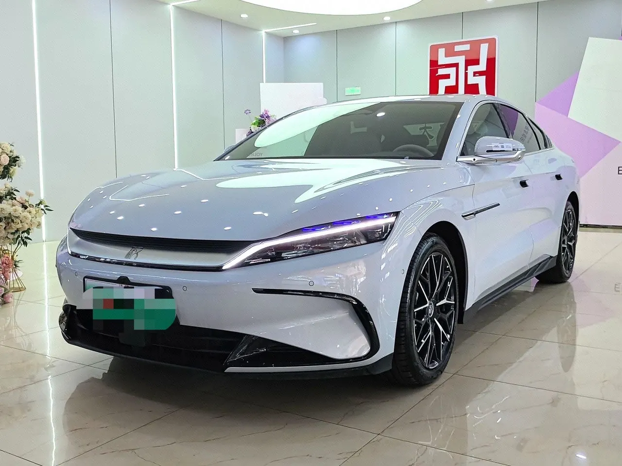 Open image lightbox: BYD 2025 Han DM-i 1.5T stepless 125KM noble automatic gear
