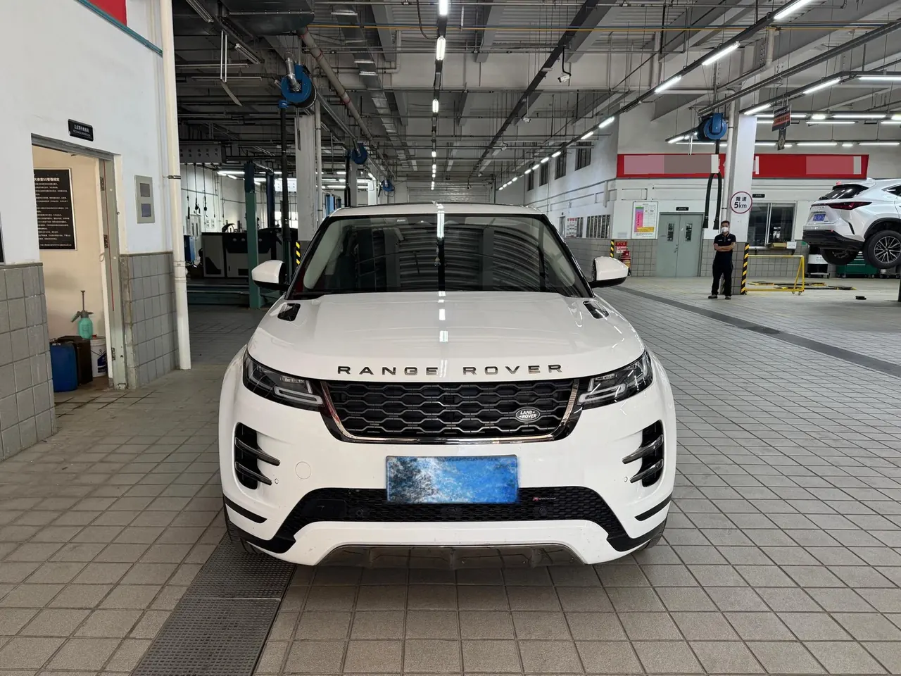 Land Rover 2023 Range Rover Aurora L 48V 2.0T 249PS Deluxe Automatic Gear 2