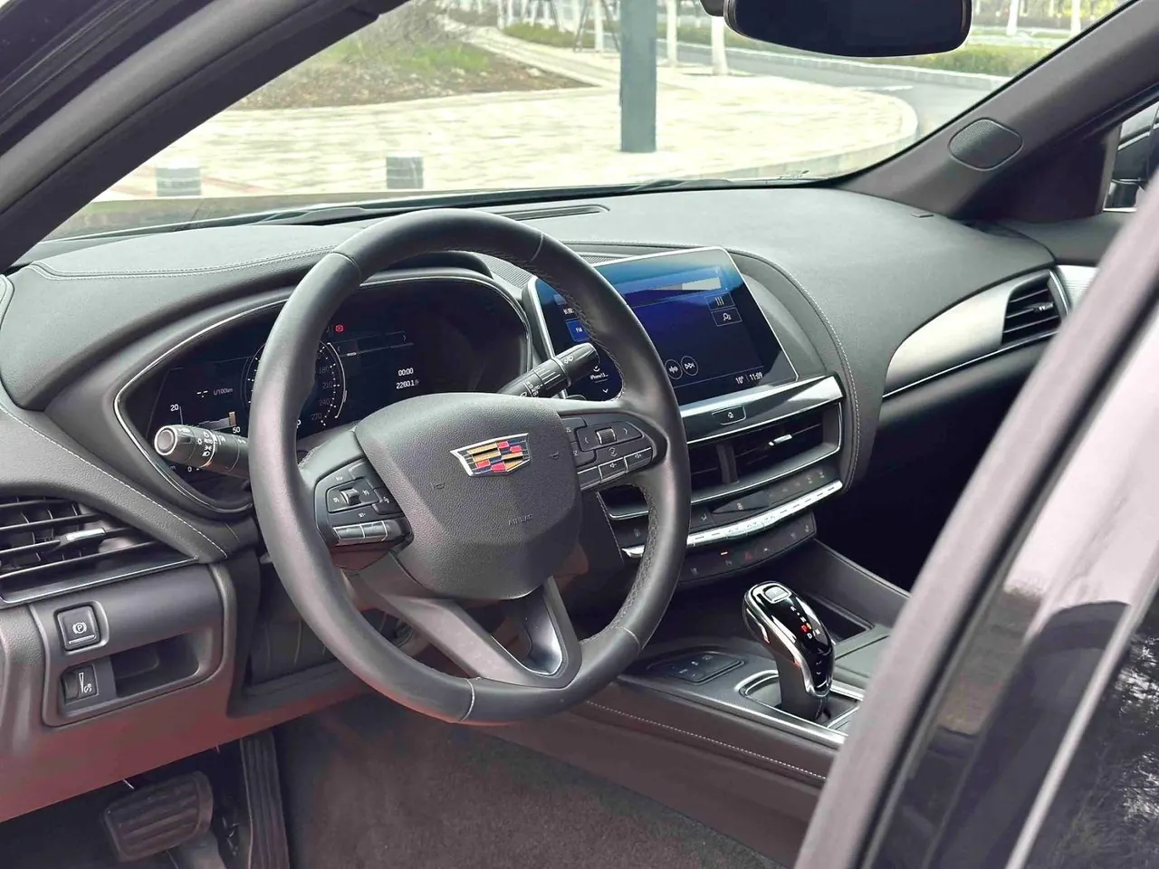 Cadillac 2023 CT5 2.0T 28T Luxury (Standard Edition) Automatic Gear 3