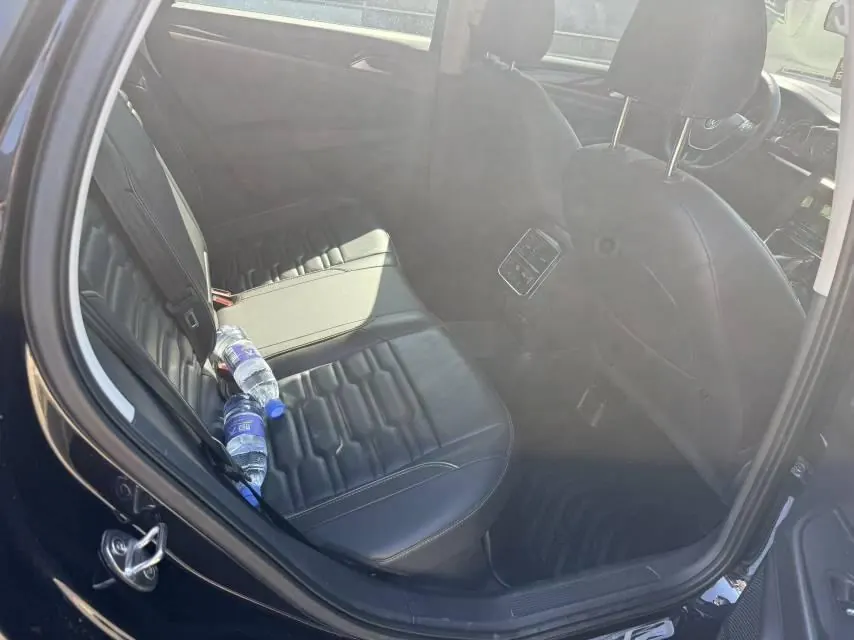 Volkswagen 2020 Passat 2.0TSI 330TSI Elite Edition Automatic 5