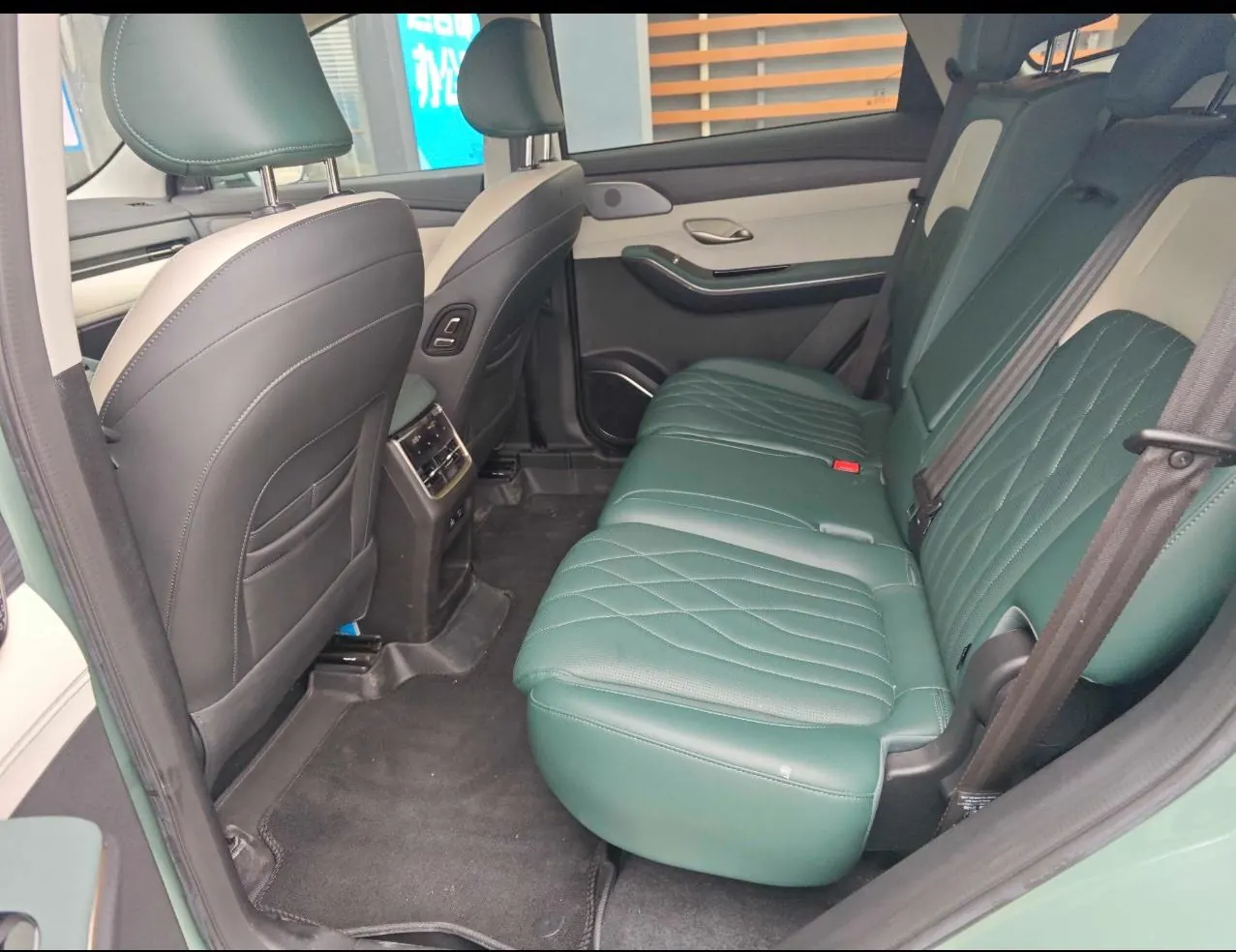 Jetour 2023 ShanHai L9 1.5TD Max7 automatic gear 2