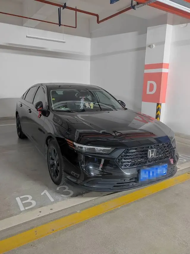 Honda 2025 11th Generation Accord 1.5T Stepless 260TURBO Deluxe Automatic Gear 3