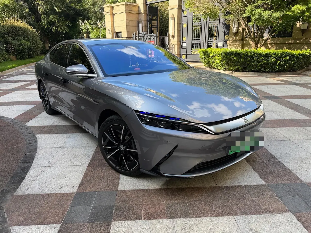 BYD 2020 Han four-wheel drive high-performance flagship automatic gear 4
