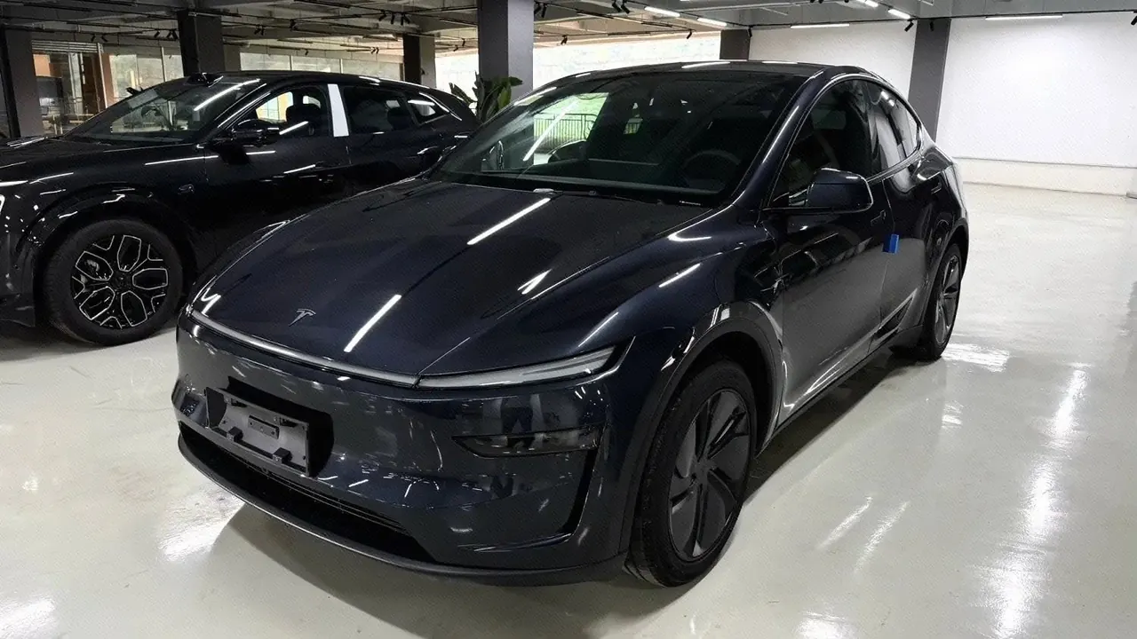 Open image lightbox: Tesla 2026 Model Y Rear-Wheel-Drive Automatic