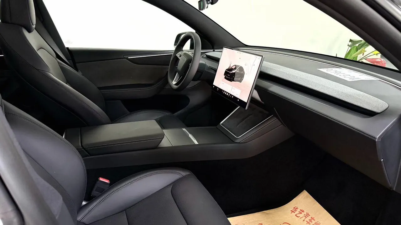 Tesla 2026 Model Y Rear-Wheel-Drive Automatic 9