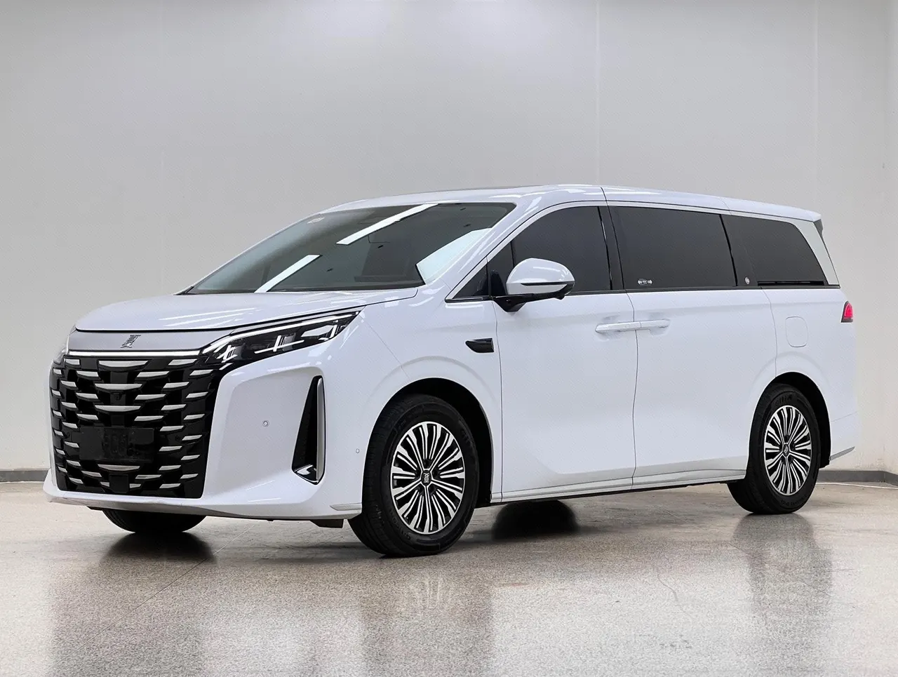 BYD 2025 summer DM-i 1.5T stepless 180km Exceed automatic gear - View 1