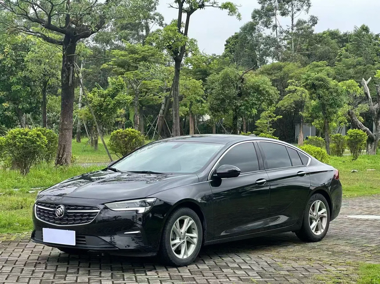 Open image lightbox: Buick 2022 Regal 1.5T 552T Smart Automatic Gear